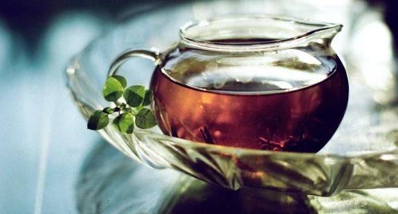 Herbata z czarnej malwy – właściwości. Herbata z czarnej malwy przyśpiesza okres?