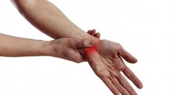 Zapalenie ścięgna ręki, nadgarstka lub mięśnia podkolanowego – objawy i leczenie