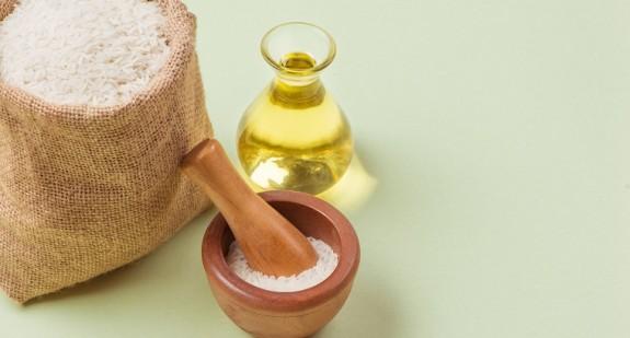 Olej ryżowy – do smażenia, pielęgnacji skóry i olejowania włosów.