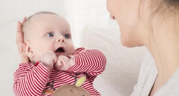 Jak rozpoznać pleśniawki u noworodka? Objawy i leczenie pleśniawek u małych dzieci