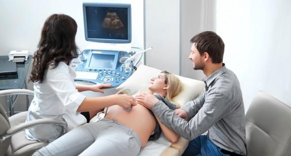 Jaka jest różnica pomiędzy badaniami połówkowymi a prenatalnymi?