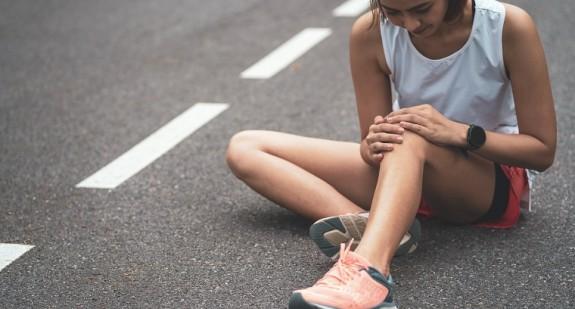 Co oznacza ból nóg od kolan w dół? Przyczyny dolegliwości, możliwe choroby